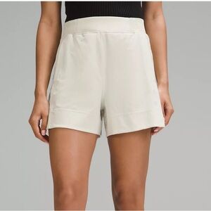 Lululemon Stretch Woven Relaxed-Fit High-Rise Short 4"